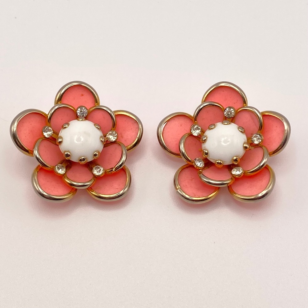 Unsigned Flower Clip On Earrings Gold Tone Vintage Pink Enamel White Rhinestone